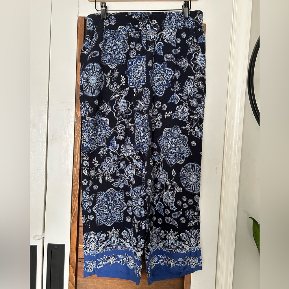LOFT Dark and Light Blue Floral Patterned Garment